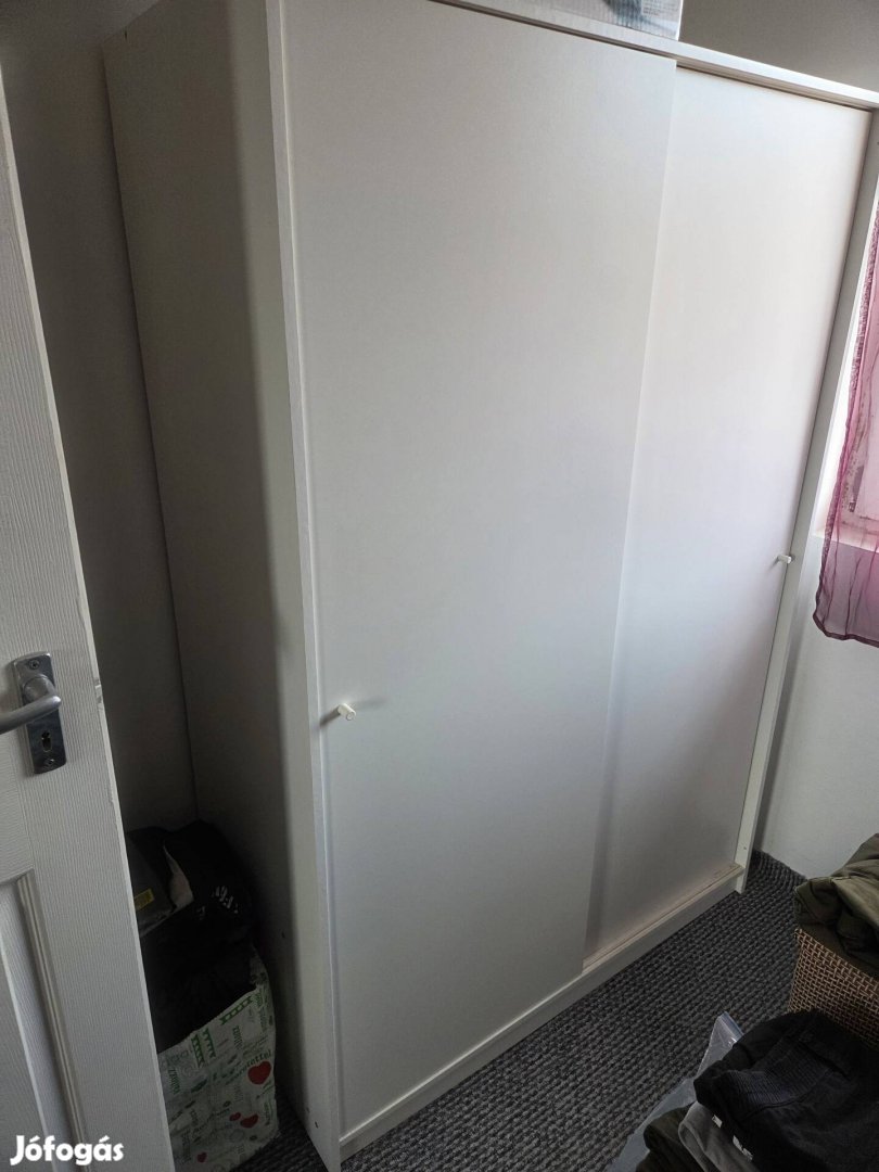 Jelképes árért Eladó Bútorok!