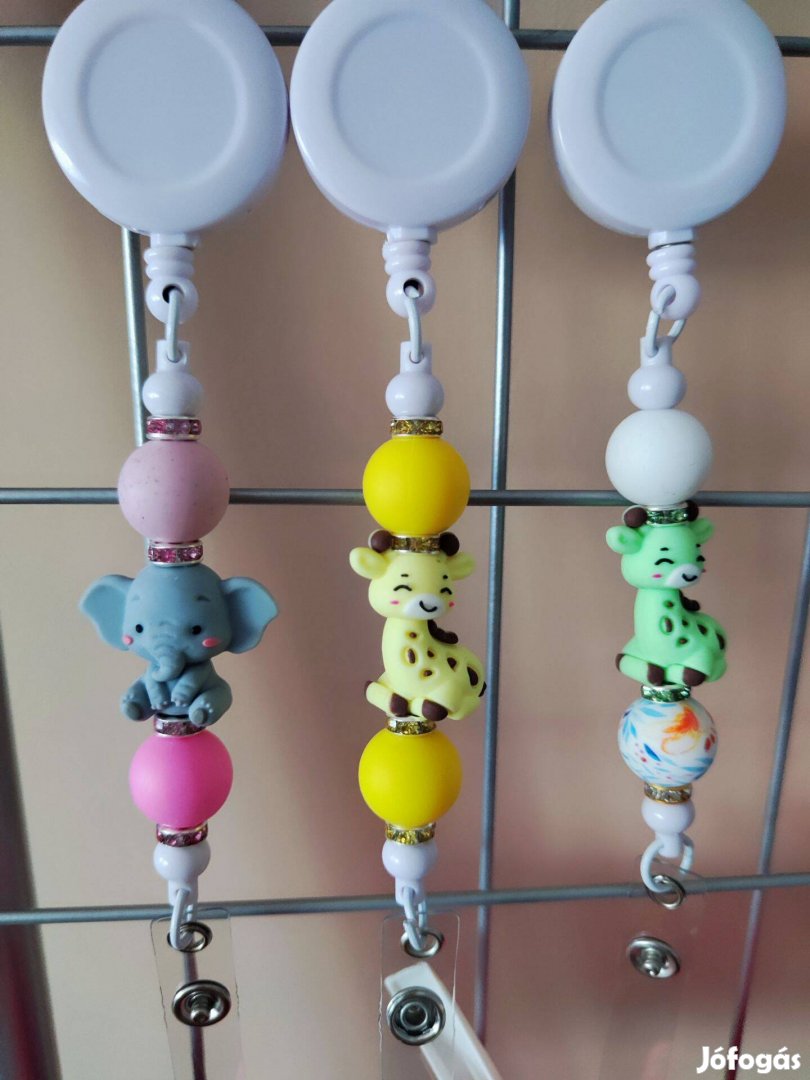 Jelvénytartó kihúzhatós