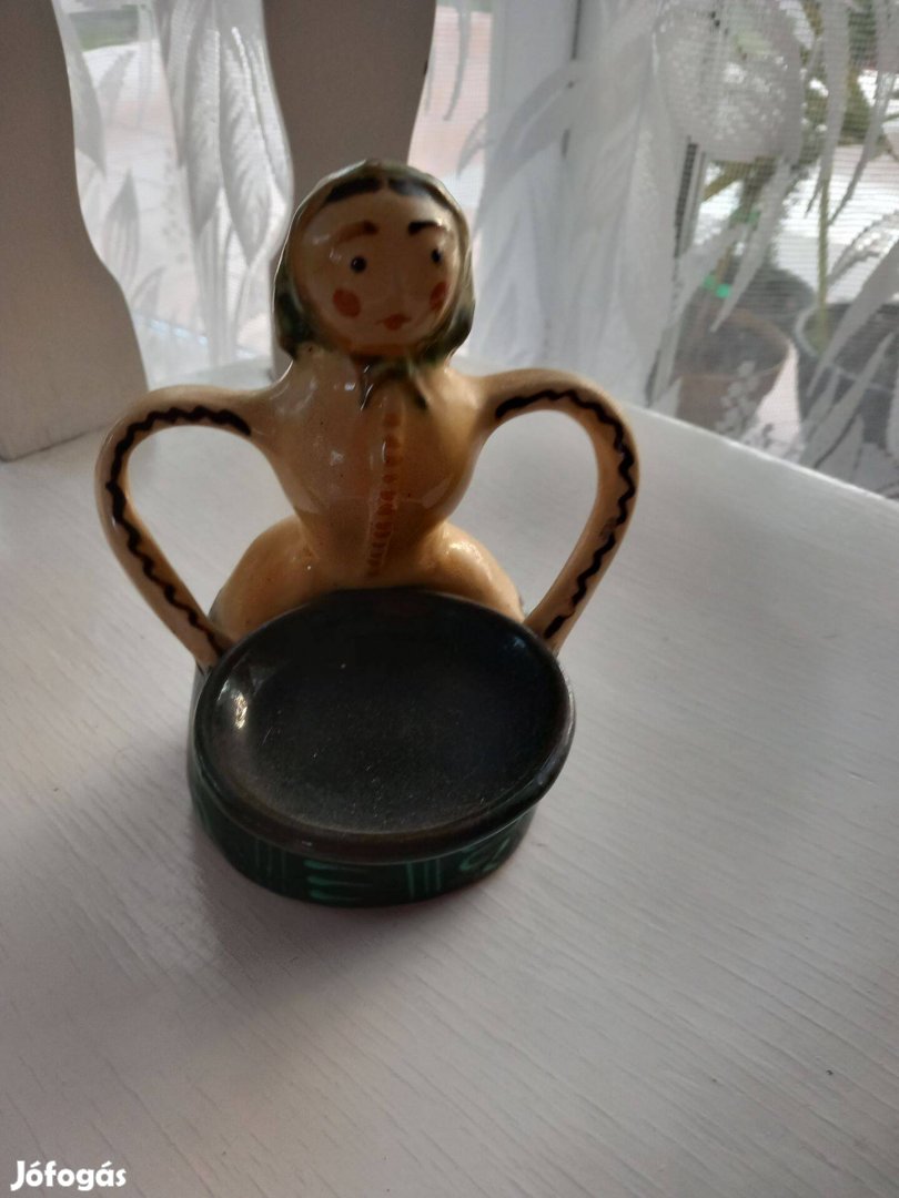 Jelzett Kántor Kun Gazda kerámia mécsestartó nő