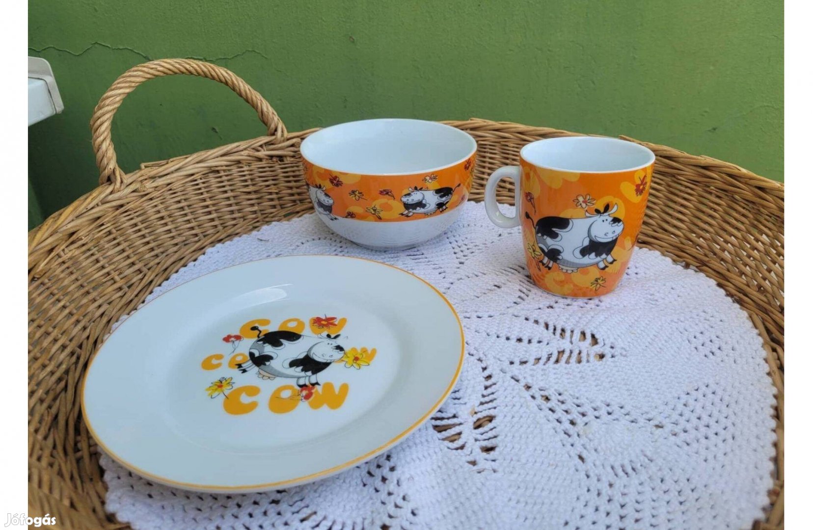 Jelzett, bocimintás, porcelán gyerek étkező szett