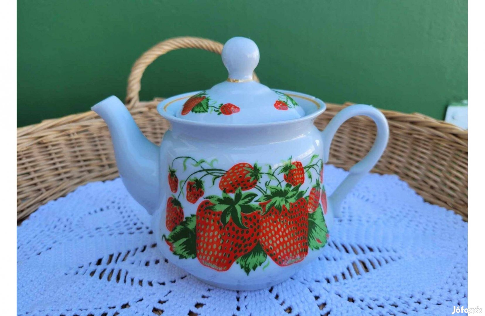 Jelzett, epermintás porcelán teás kanna