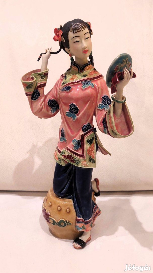 Jelzett, kínai, hibátlan, hölgy tükörrel porcelán szobrot,