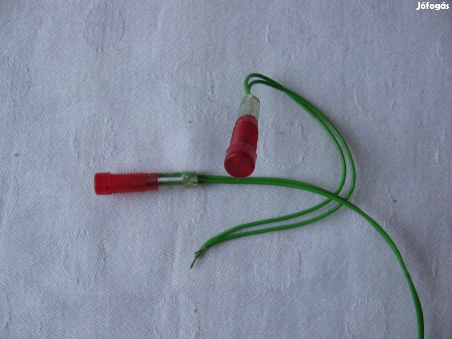 Jelzőizzó , 24 V ,piros színű