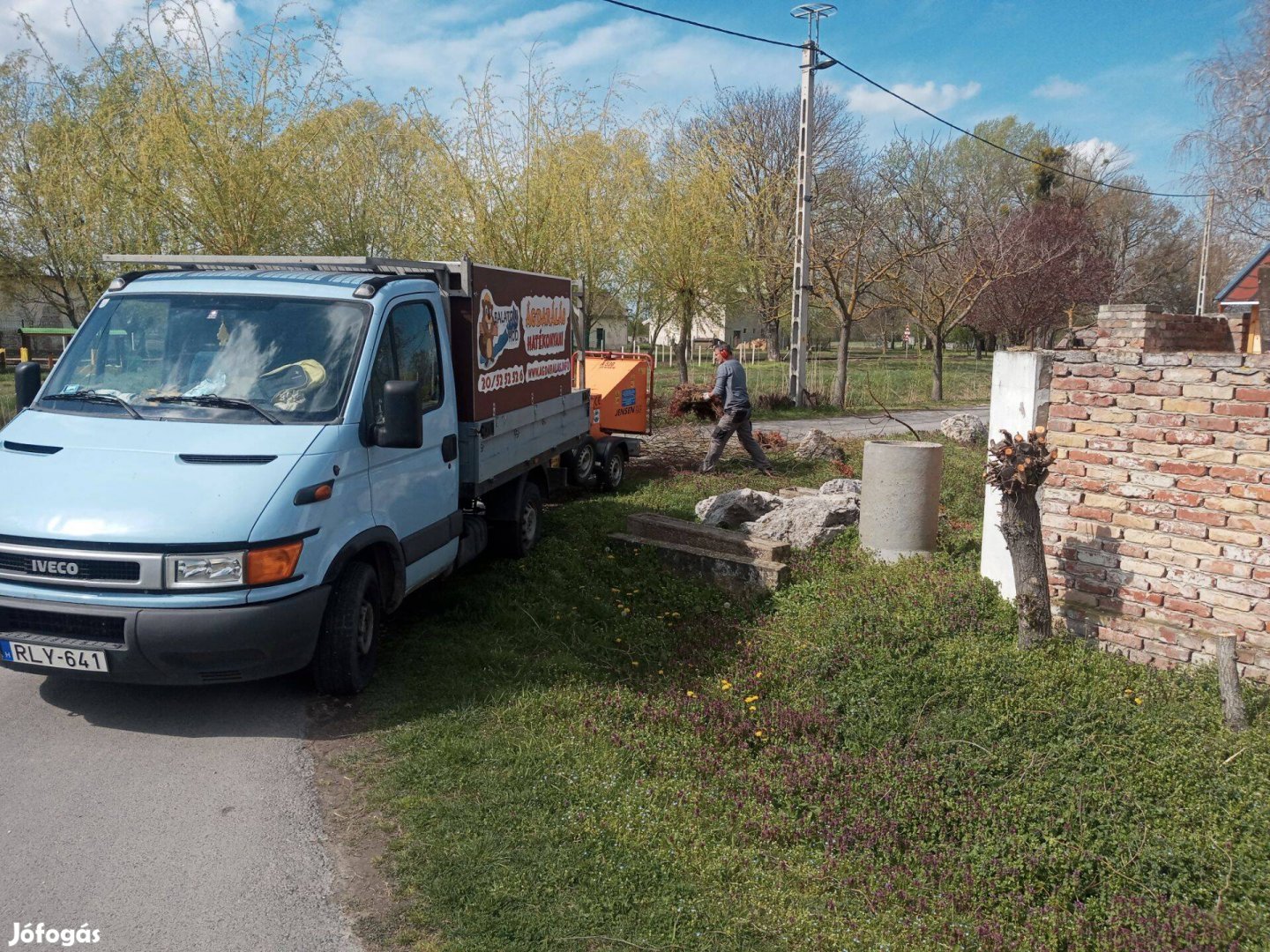 Jensen A530 ipari ágdaráló és Iveco Daily kisteherautó