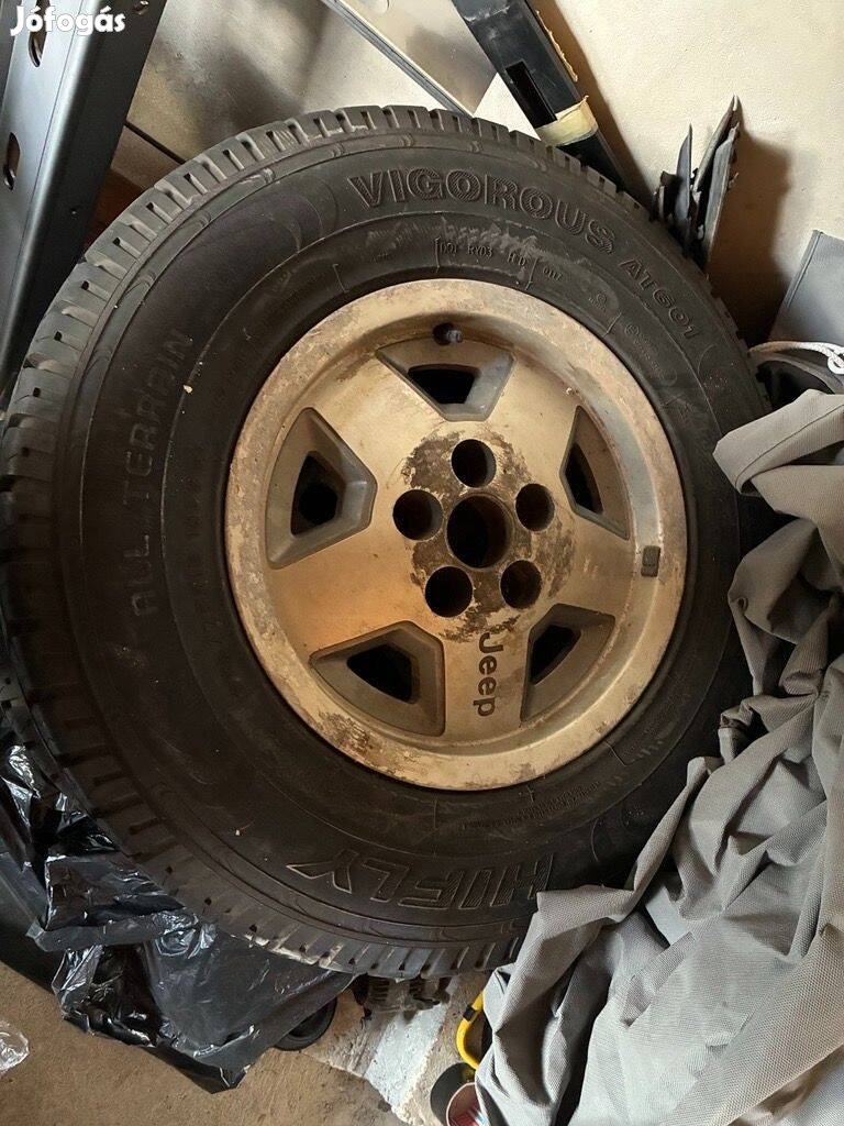 Jepp alufelni gumival, 5x114,3, 235/75 R15, 15 coll