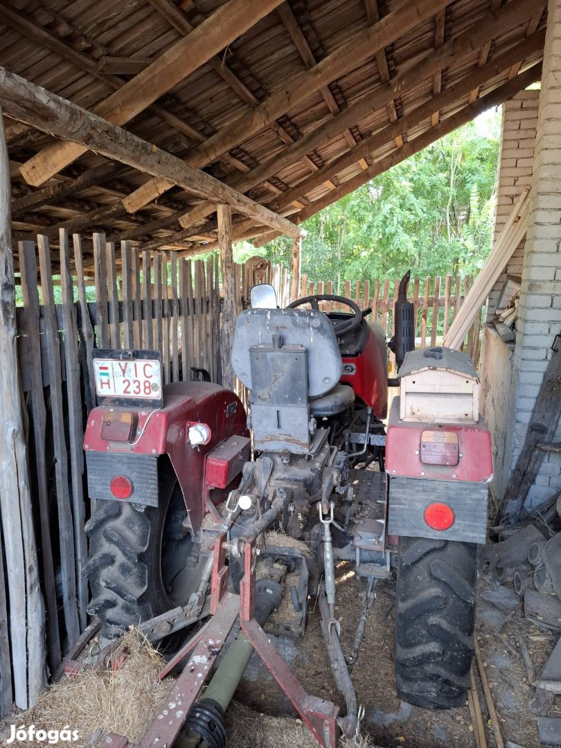 Jinma 25 lóerős traktor eladó 