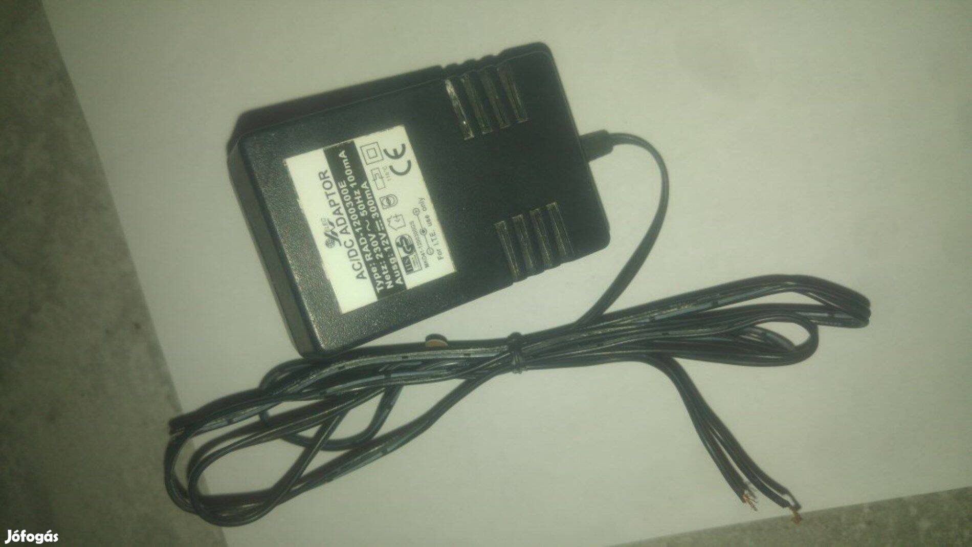 Jnelec DC adapter 12V / 300mA működő