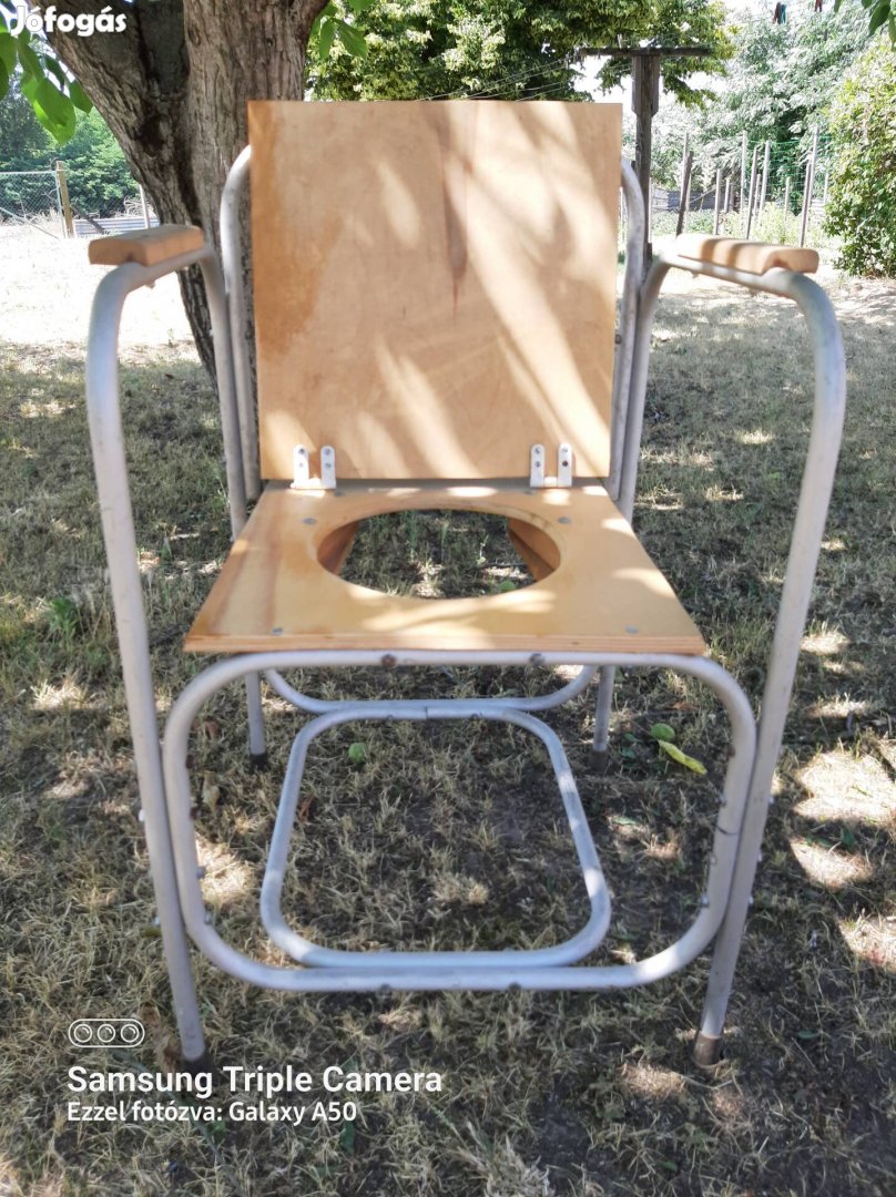 Jo állapotba lévő szoba wc