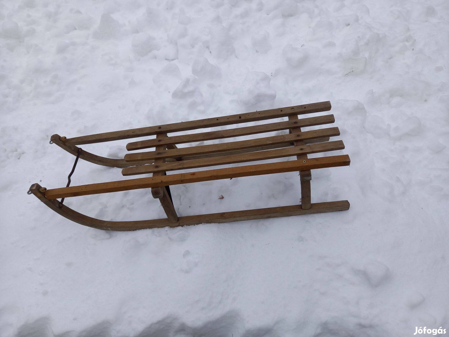 Jó állapotban lévő fa szánkó keresi gazdiját !