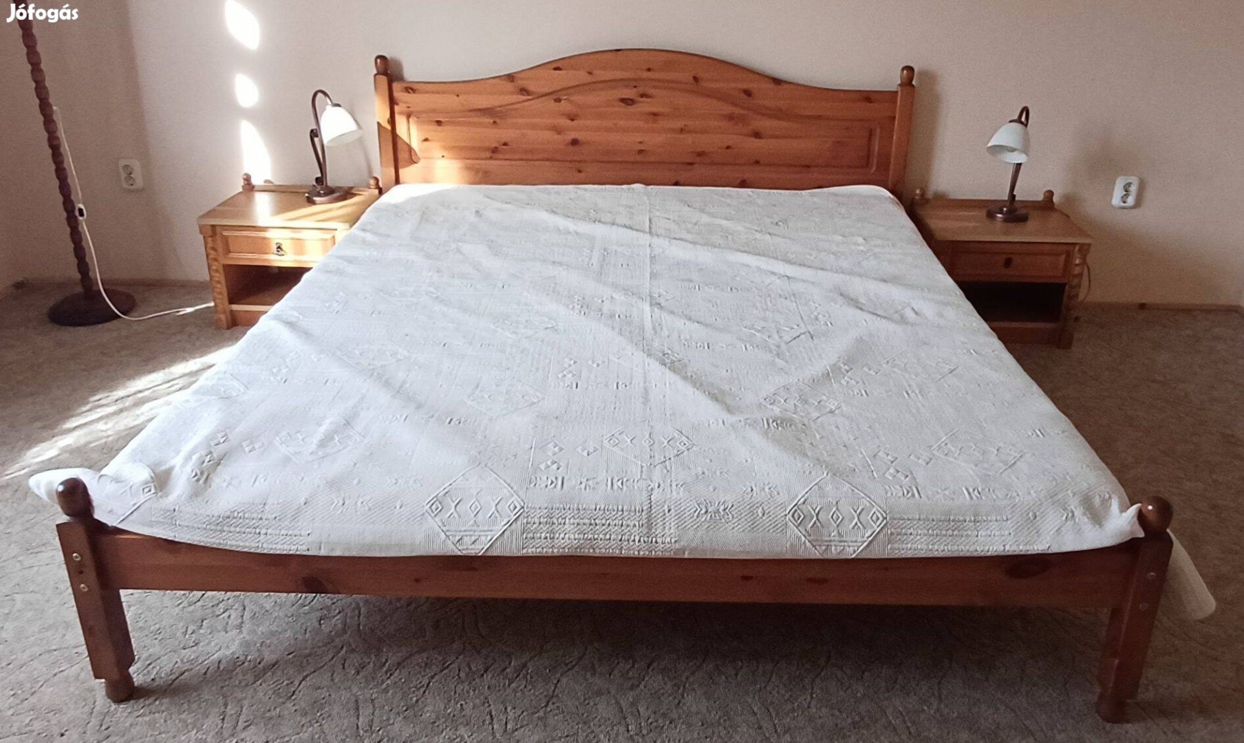 Jó állapotban lévő tömör fenyő franciaágy 180x200-as