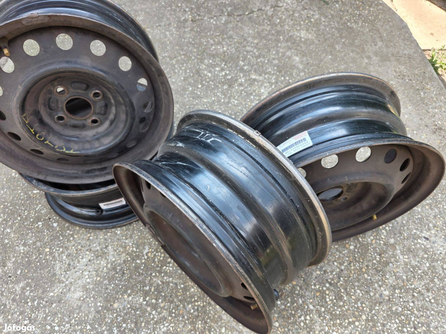 Jó állapotú 15 collos Toyota acél felni 4 db