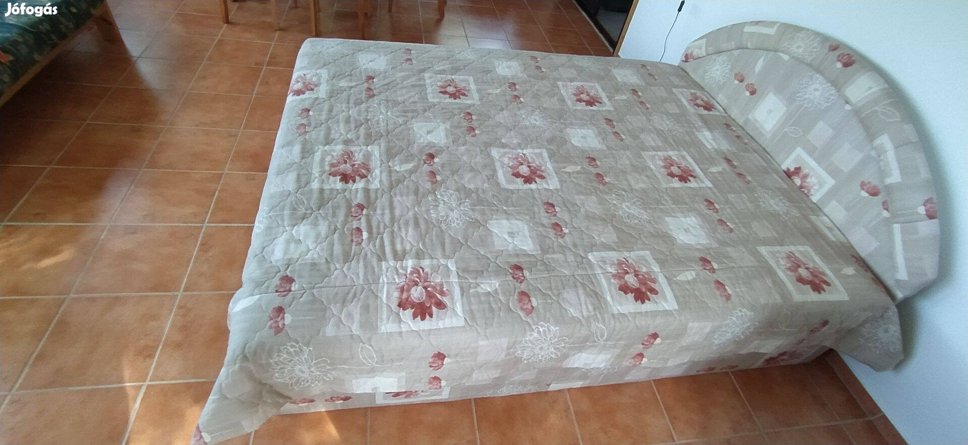 Jó állapotú 160x200cm-es ágyneműtartós franciaágy eladó