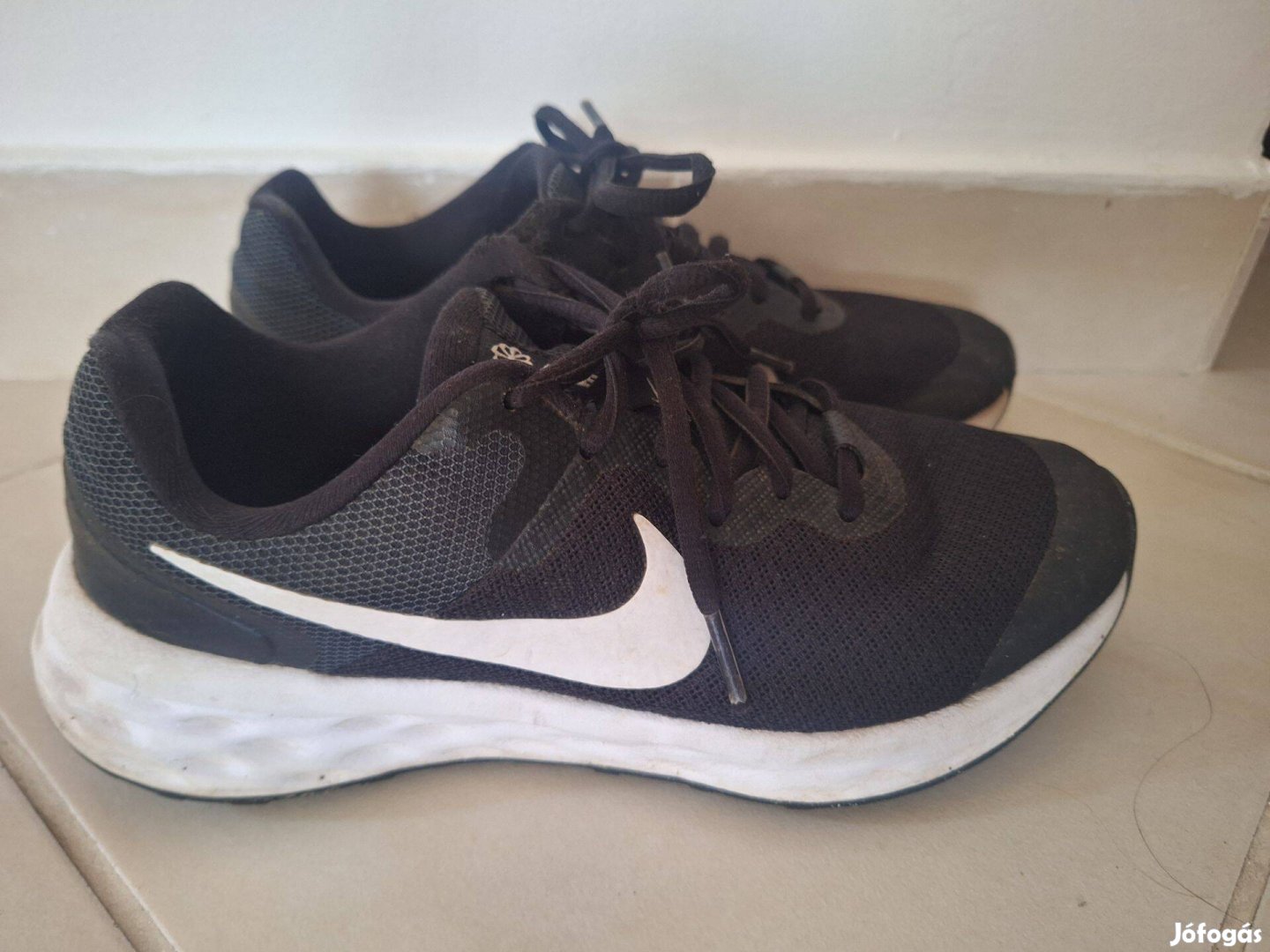 Jó állapotú 36-os fekete Nike sportcipő