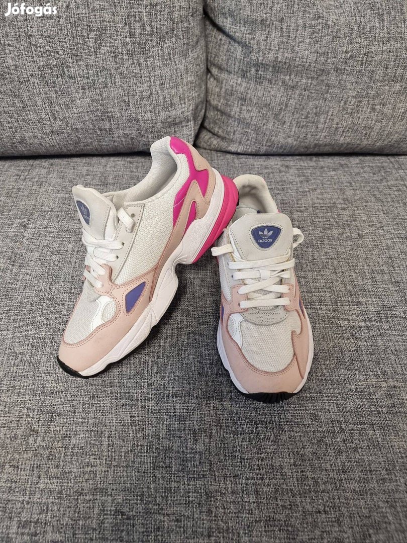 Jó állapotú 41-es Adidas Falcon Cloud Fehér Világos Rózsaszín cipő
