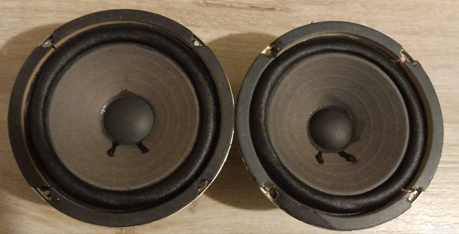 Jó állapotú 4ohm-os 16.5cm-es westra hangszórópár.