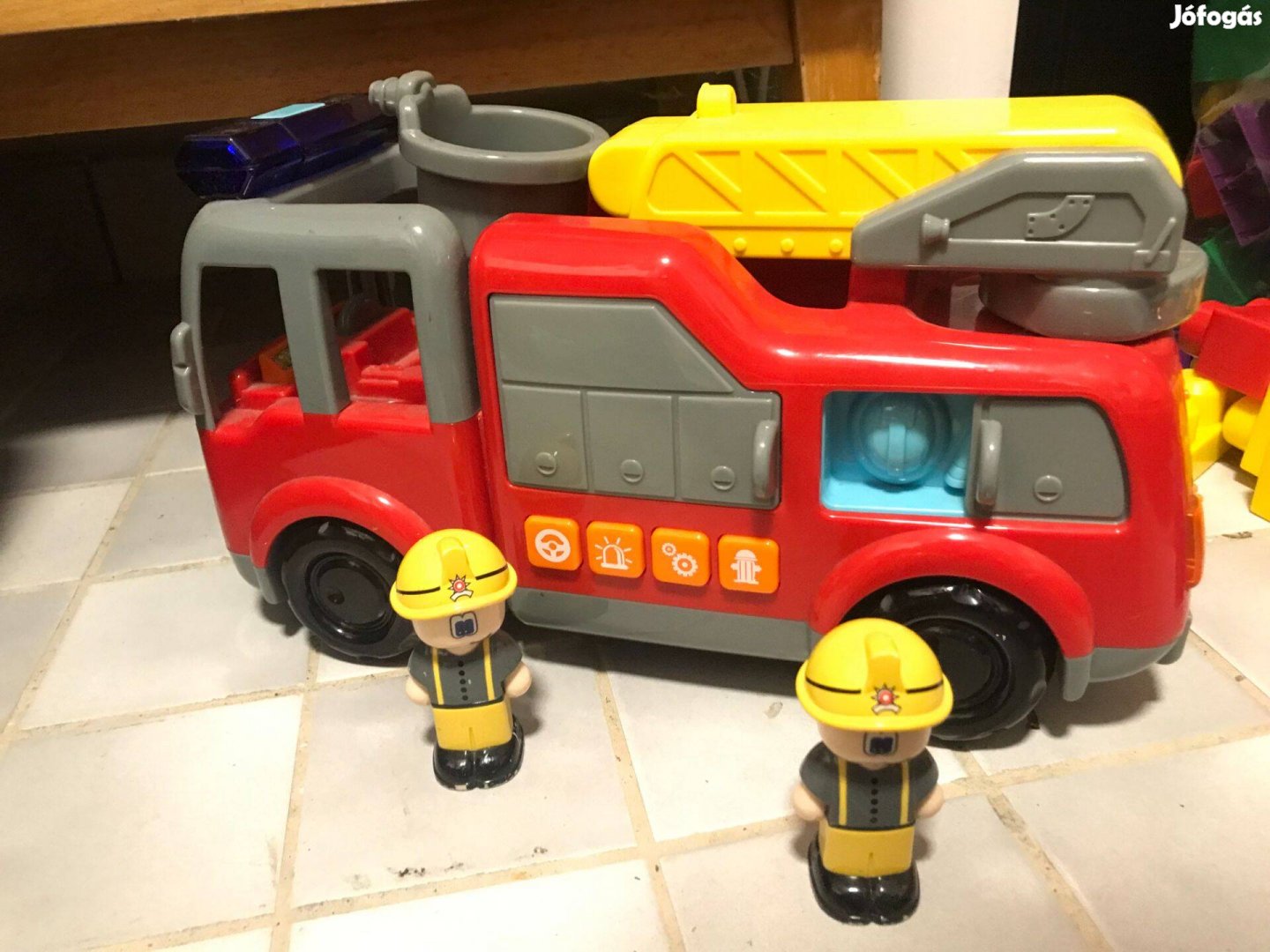 Jó állapotú Carousel tűzoltó autó tűzoltóautó eladó