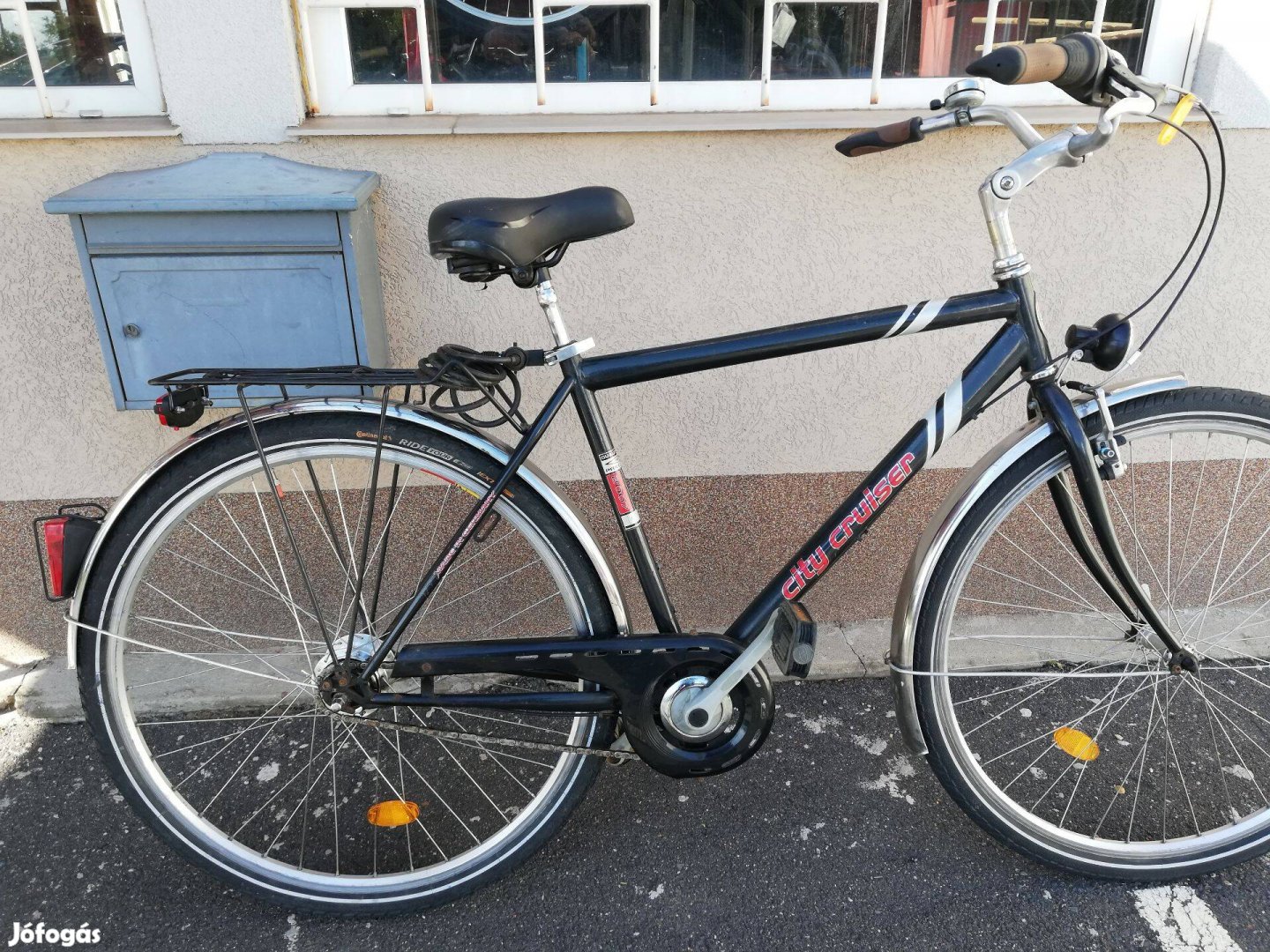 Jó állapotú City Cruiser 28" ffi agyváltós kontrafékes kerékpár! (62)