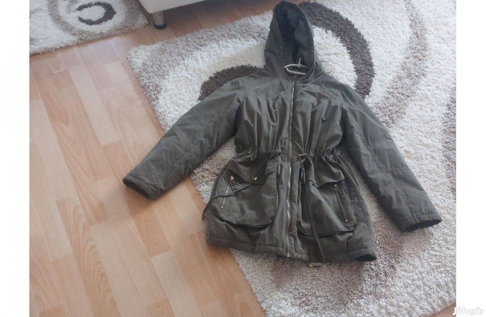 Jó állapotú Kapucnis Tavaszi Dzseki ML