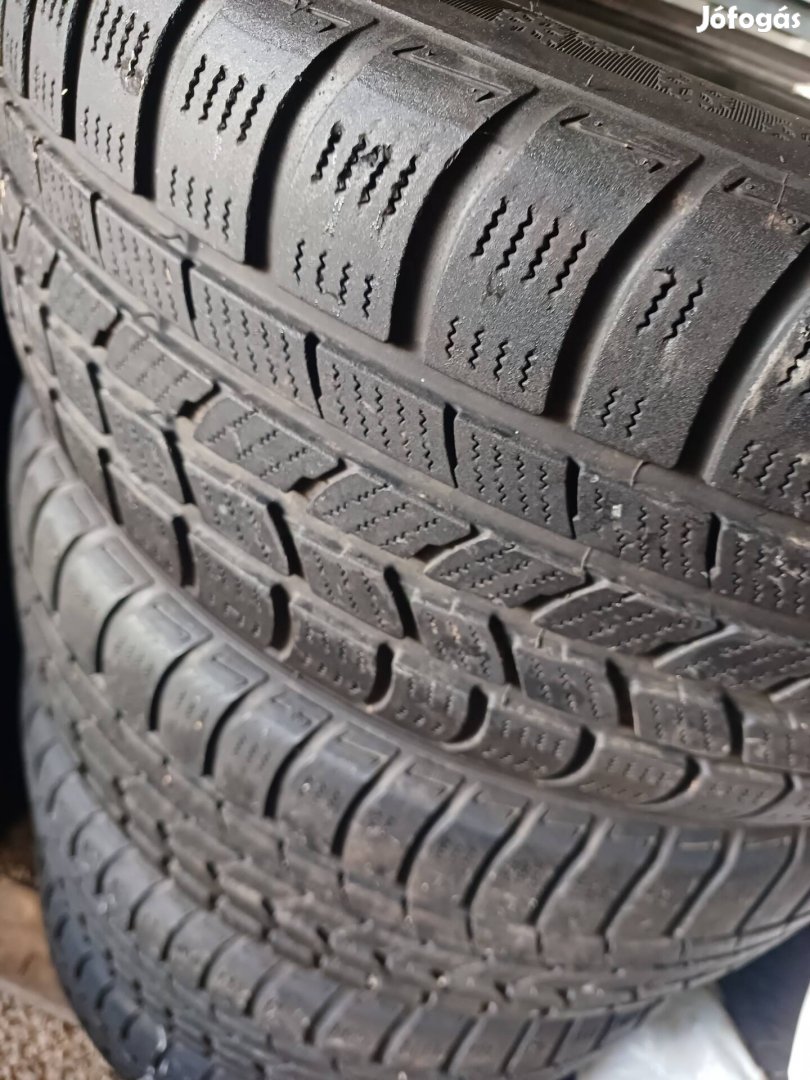 Jó állapotú Nexen winguard 225/55 r 17 téli abroncs gumi 