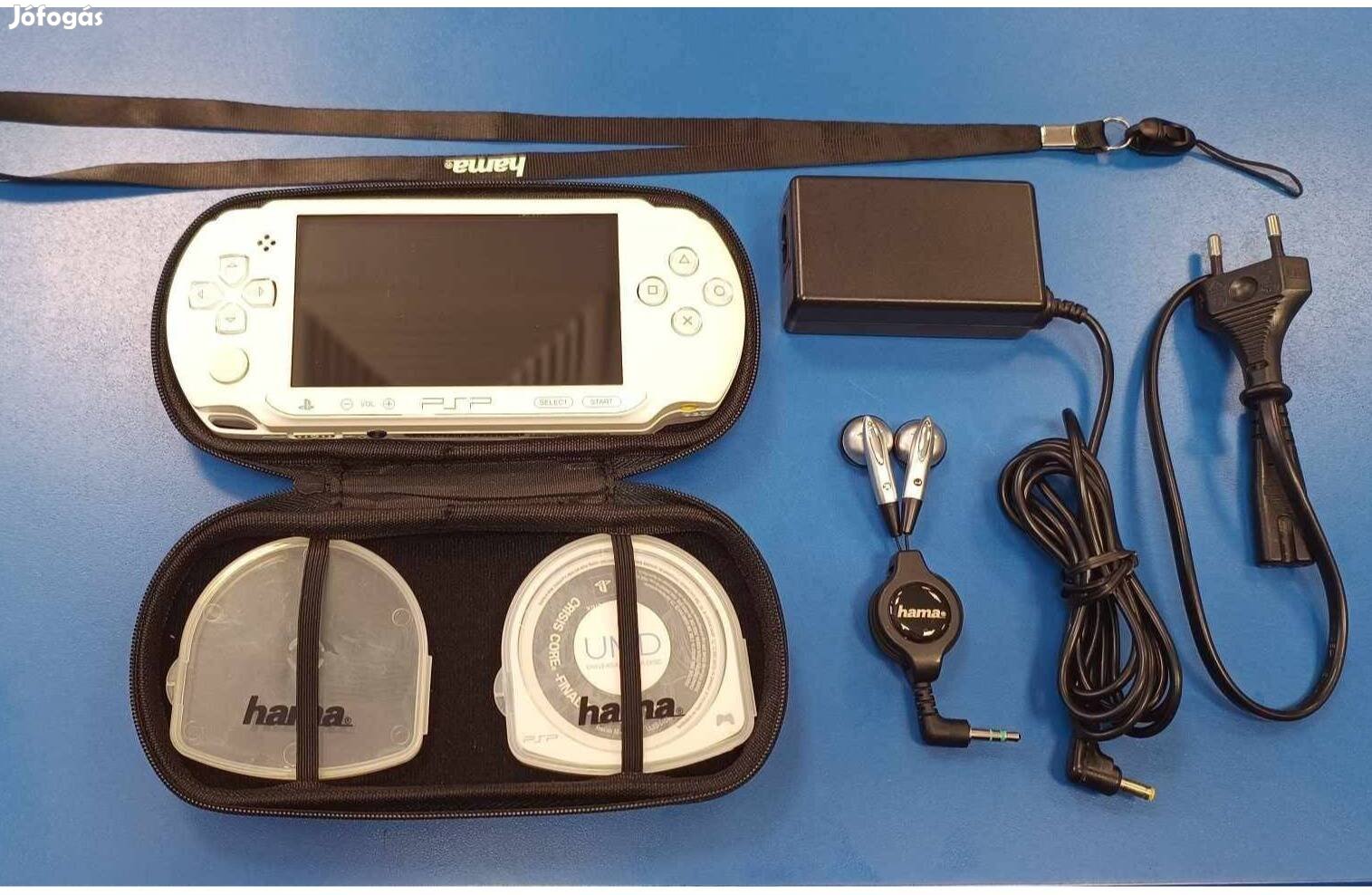 Jó állapotú Sony E1004-es PSP + játék + kártya + táska + fülhallgató