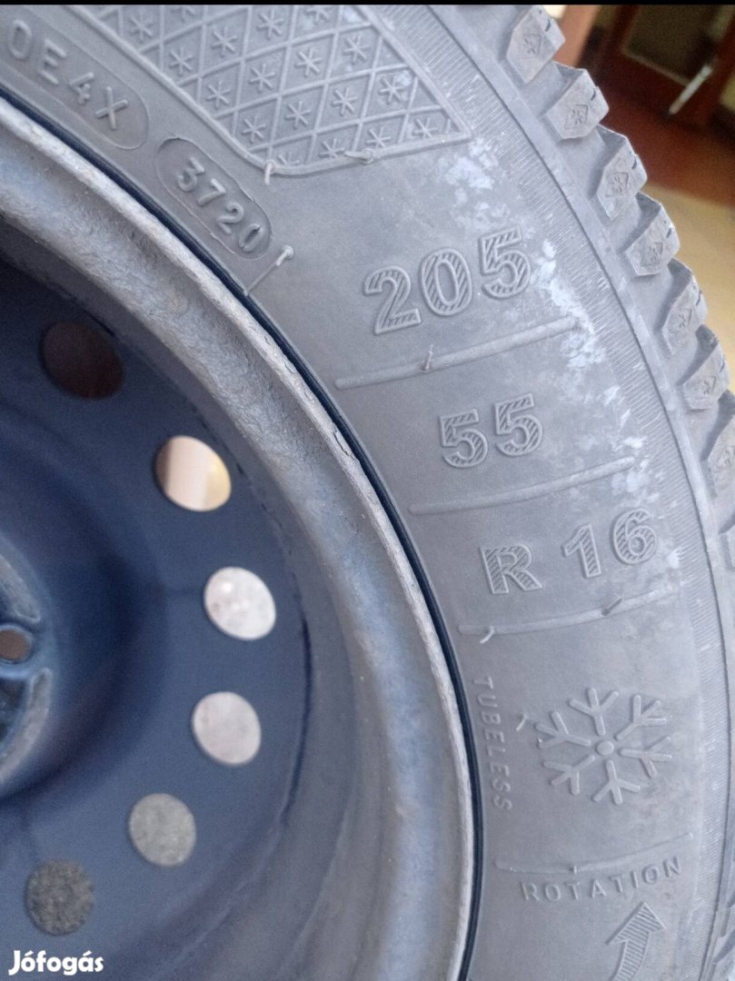 Jó állapotú Téli gumik ,felnivel együtt eladók