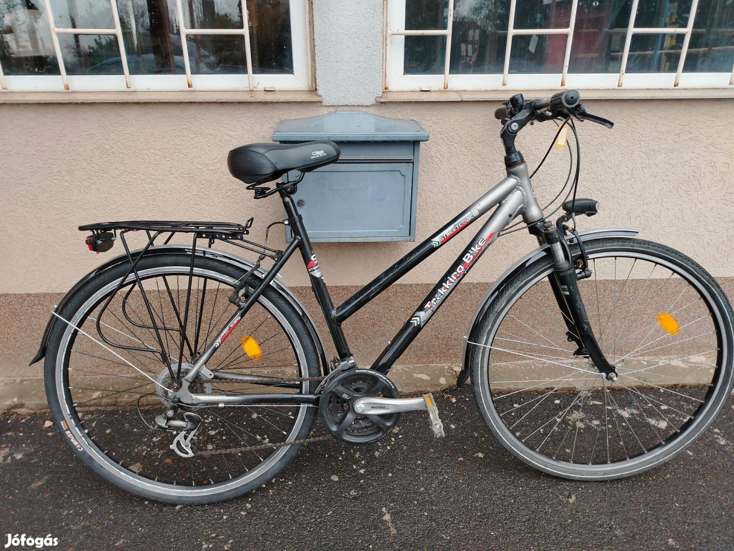 Jó állapotú Treking BIKE streetcach 28" Női kerékpár! (79)