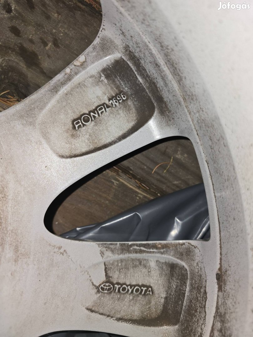 Jó állapotú eredeti gyári Toyota felnik 7J17H2