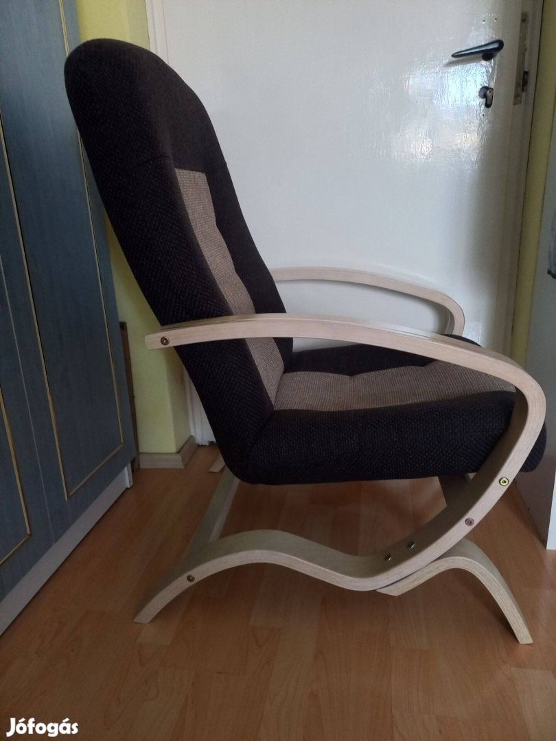 Jó állapotu fotel eladó