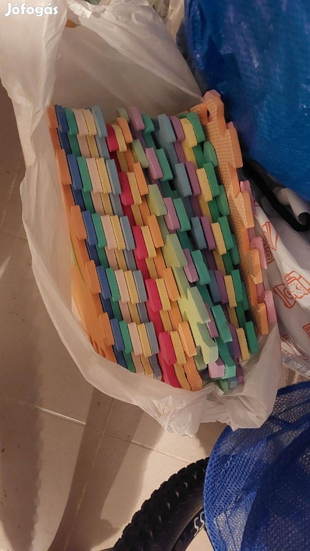 Jó állapotú habszivacs szőnyeg, játszószőnyeg olcsón, állatfigurás