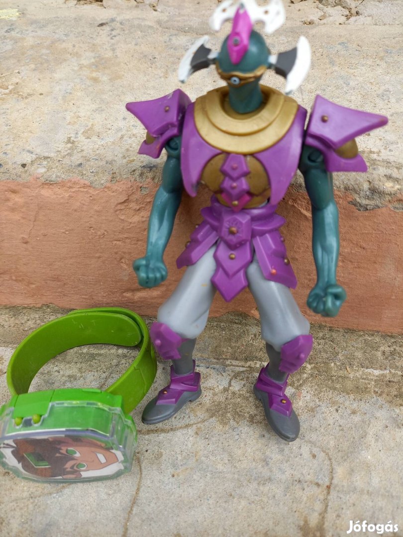 Jó állapotú harcos figura+Ben10 óra elem nélkül 