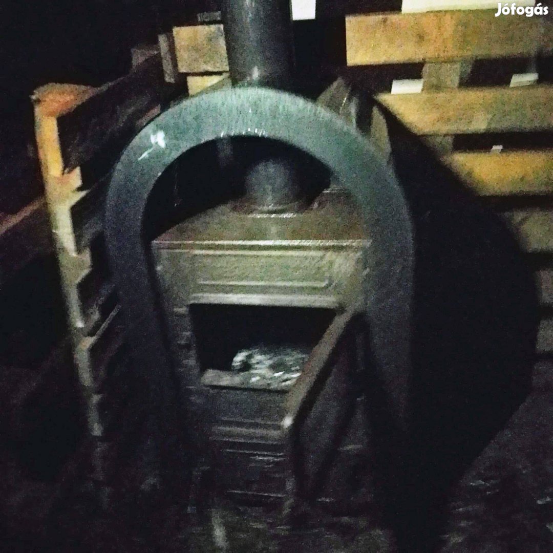 Jó állapotú kandalló eladó