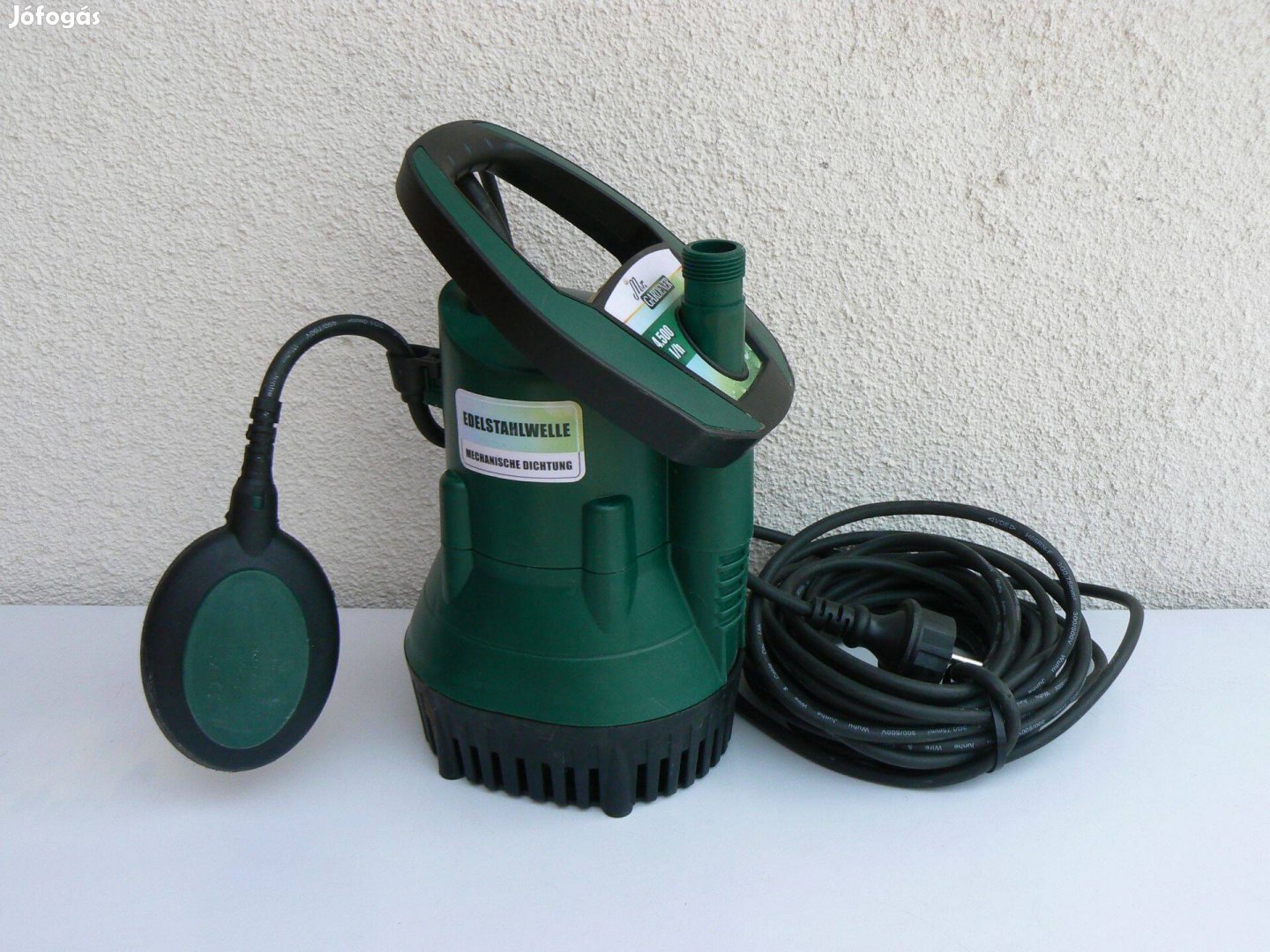 Jó állapotú kompakt merülő tiszta víz szivattyú 4500lh