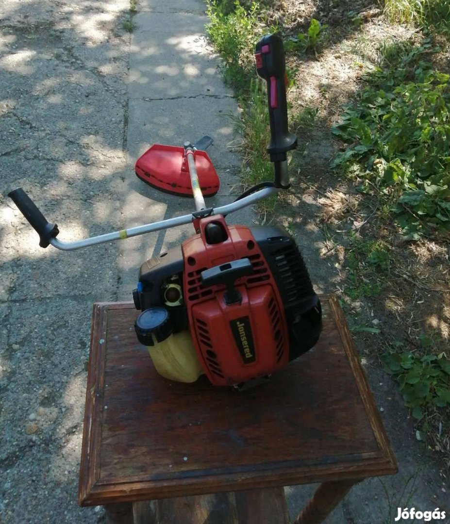 Jó állapotú könnyű súlyú Jonsered / Husqvarna/fűkasza eladó