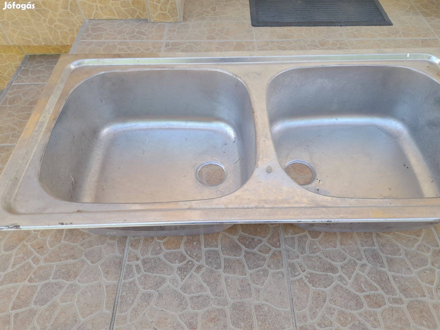 Jó állapotú kór kétmedencés mosogató