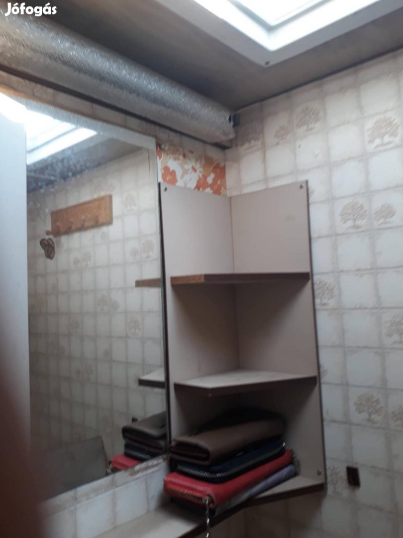 Jó állapotú lakó kocsi