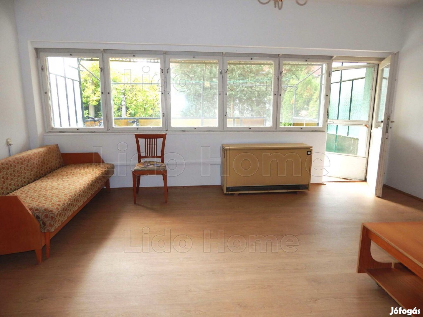 Jó állapotú nyaraló saját kerttel Balatonfüred központjában