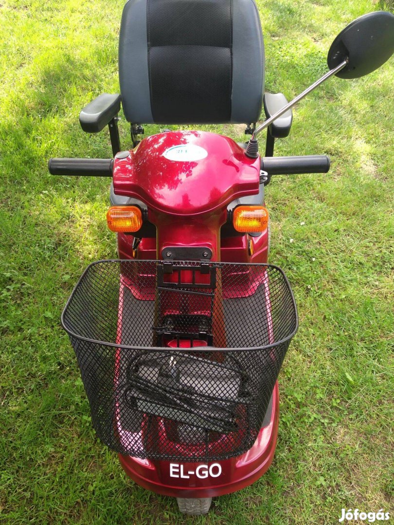 Jó állapotú rokkant moped. Indexel, első hátsó világítással!