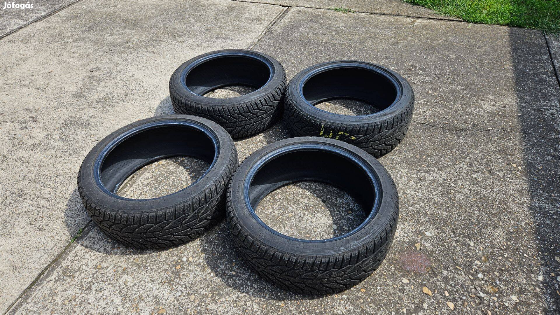 Jó állapotú téli gumi szett Taurus 205 45R17 88V Winter M+S