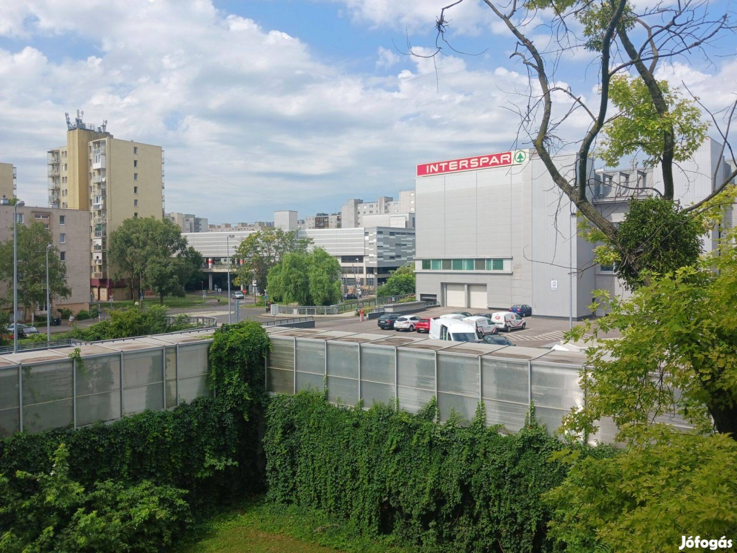 Jo helyen belvaros szelen Szinvapark mogott!