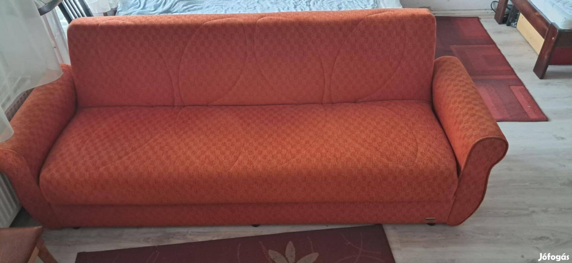 Jó minőségű, szép kanapéágy hibátlan állapotban 120x200cm
