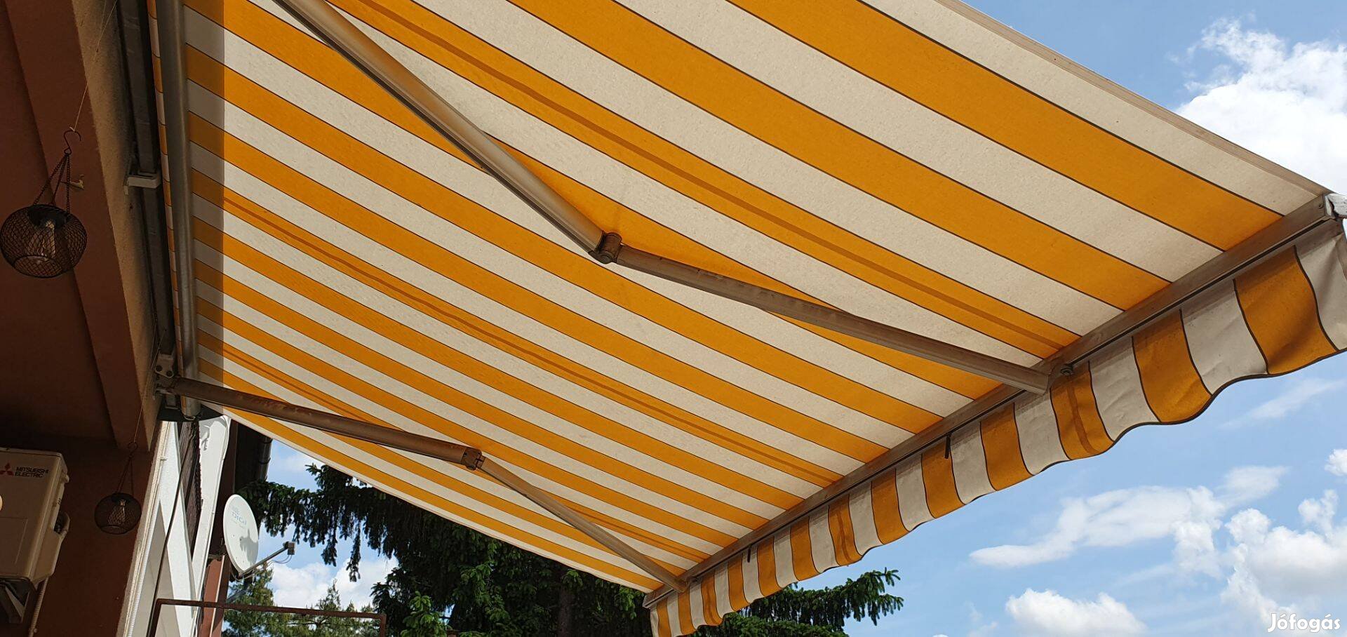 Jó minőségű kitekerős napárnyékoló eladó
