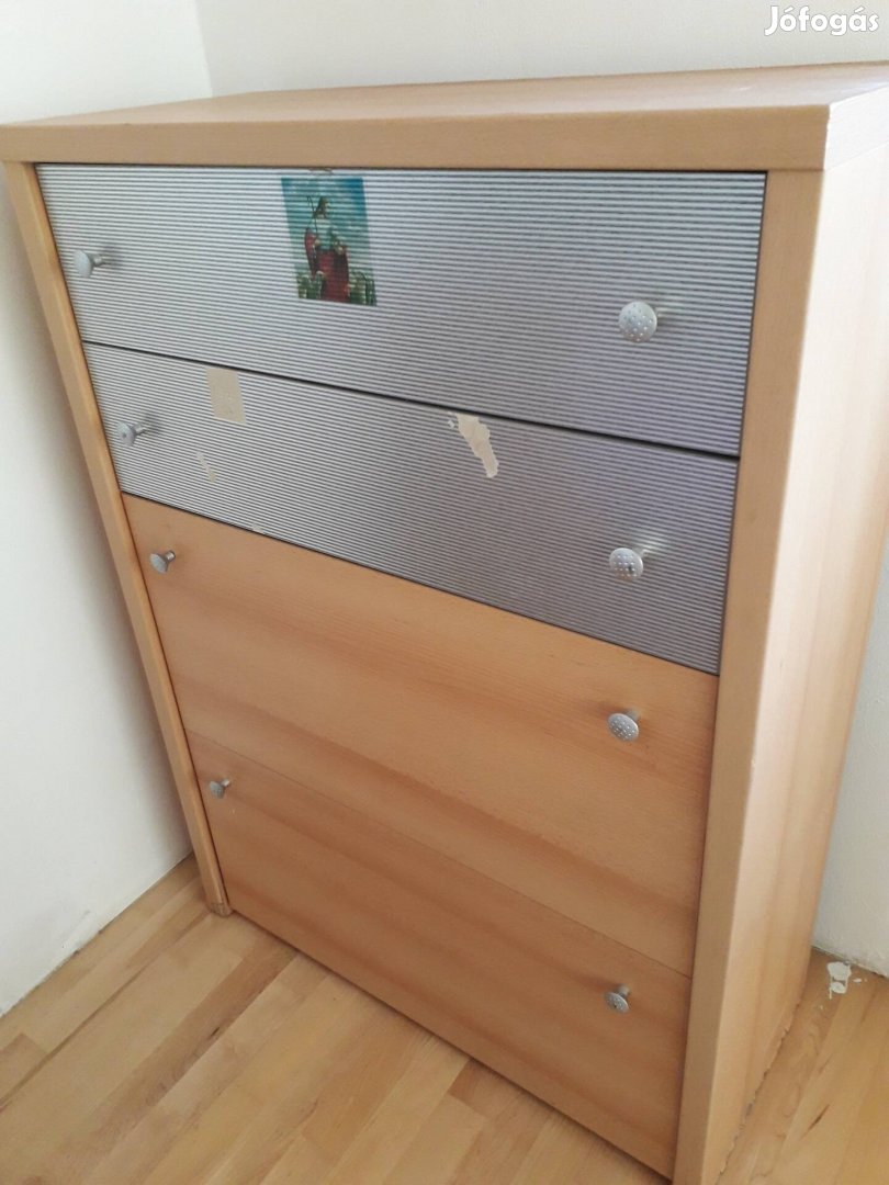 Jó minőségű komód eladó. 