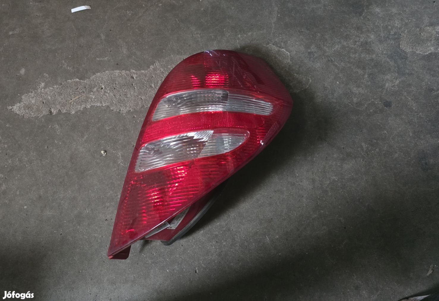 Jobb hátsó lámpa A1698200464 eladó