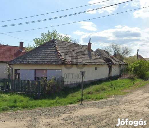 Jobbágyi jó helyén lévő bontandó parasztház eladó