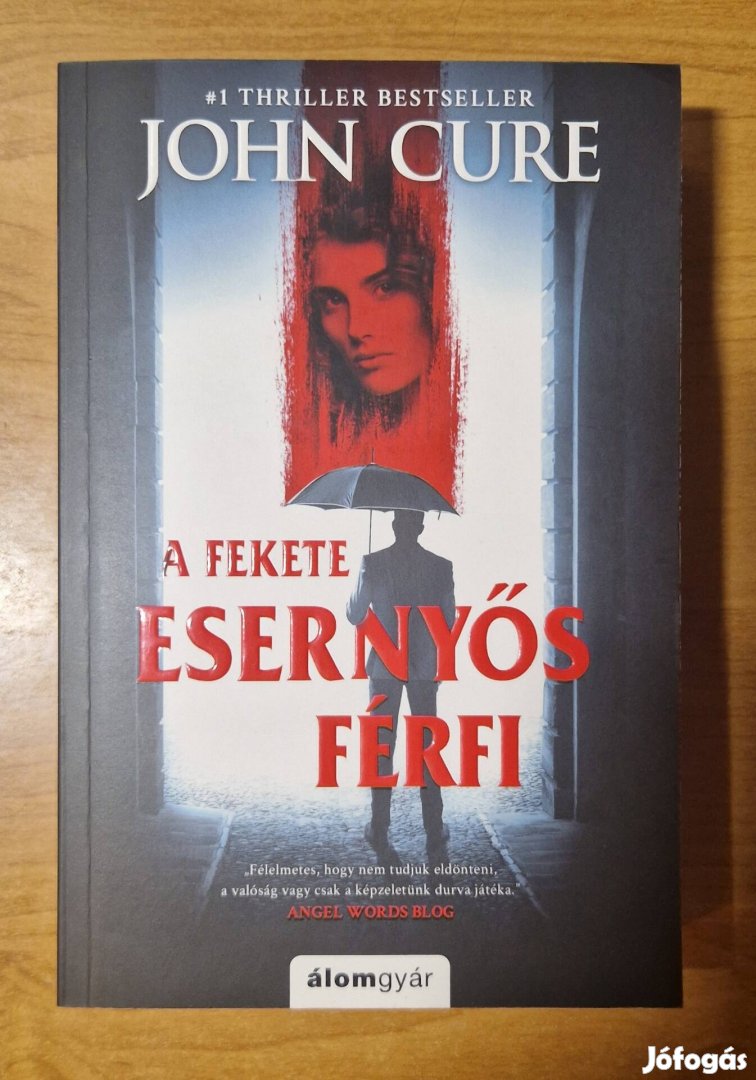 John Cure Hamu/A fekete esernyős férfi