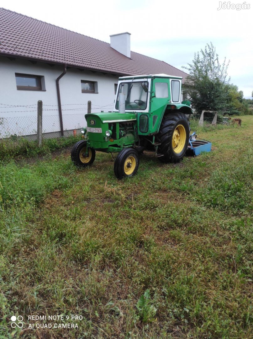 John Deere 2130