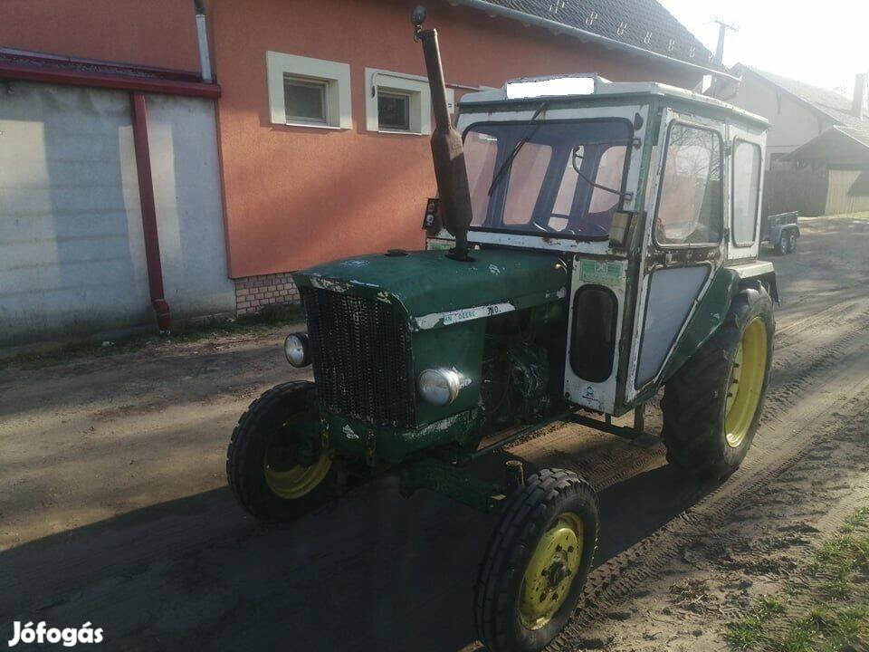 John Deere 3010 típusú traktor