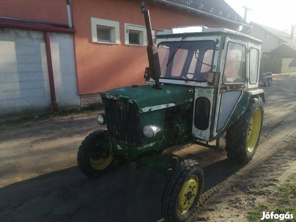 John Deere 3010 típusú traktor