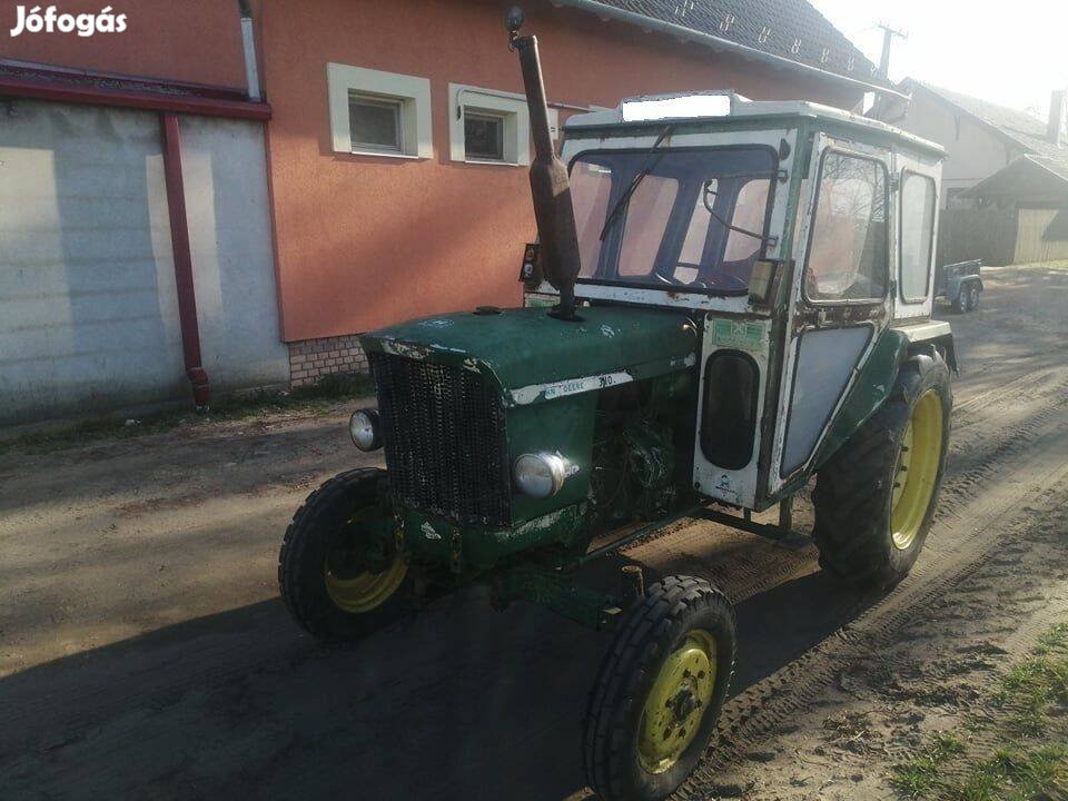 John Deere 3010 típusú traktor