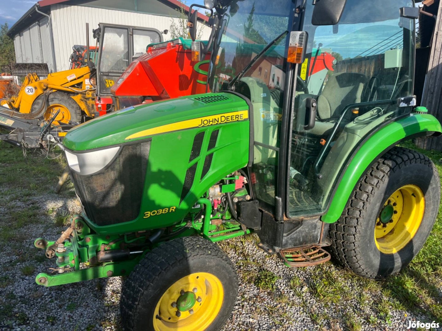 John Deere 3038R